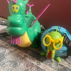 Disneyland Electric Parade Pete’s dragon Elliot popcorn holder and Turtle sippy